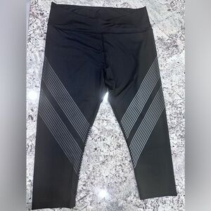 Zumba Wear crop leggings in black XXL